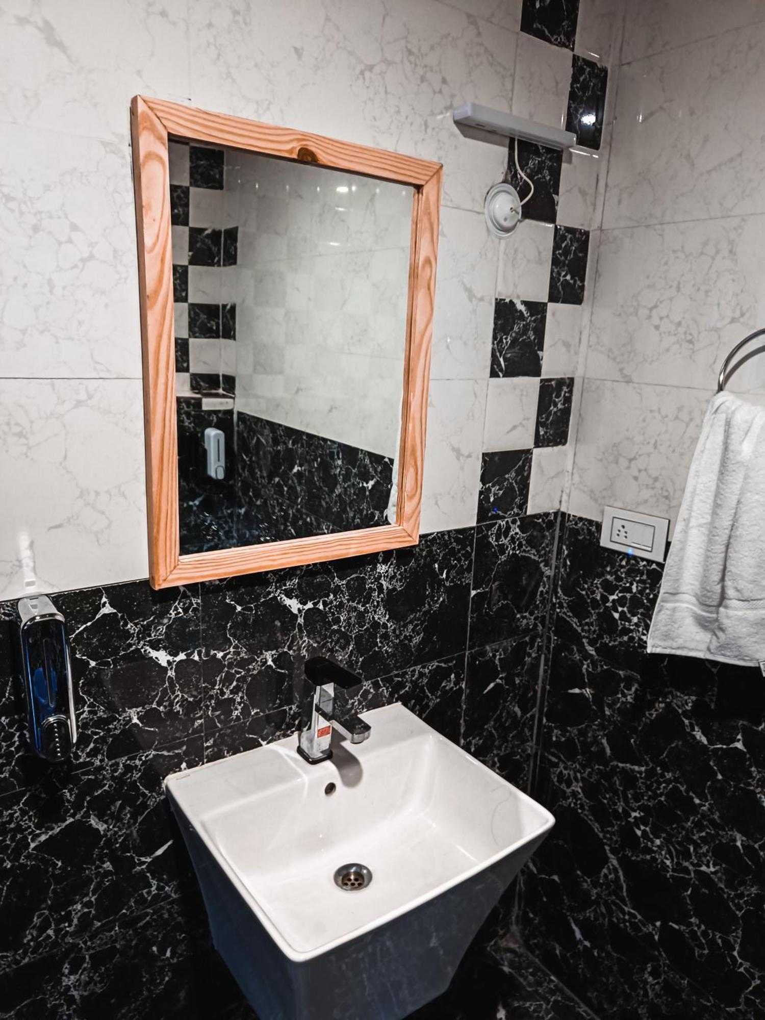 Trimounts-A Boutique Hotel & Wellnes Center In Tirthan Valley Banjār Esterno foto
