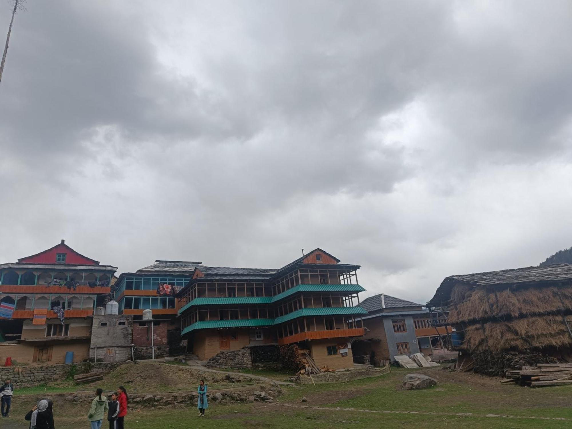 Trimounts-A Boutique Hotel & Wellnes Center In Tirthan Valley Banjār Esterno foto